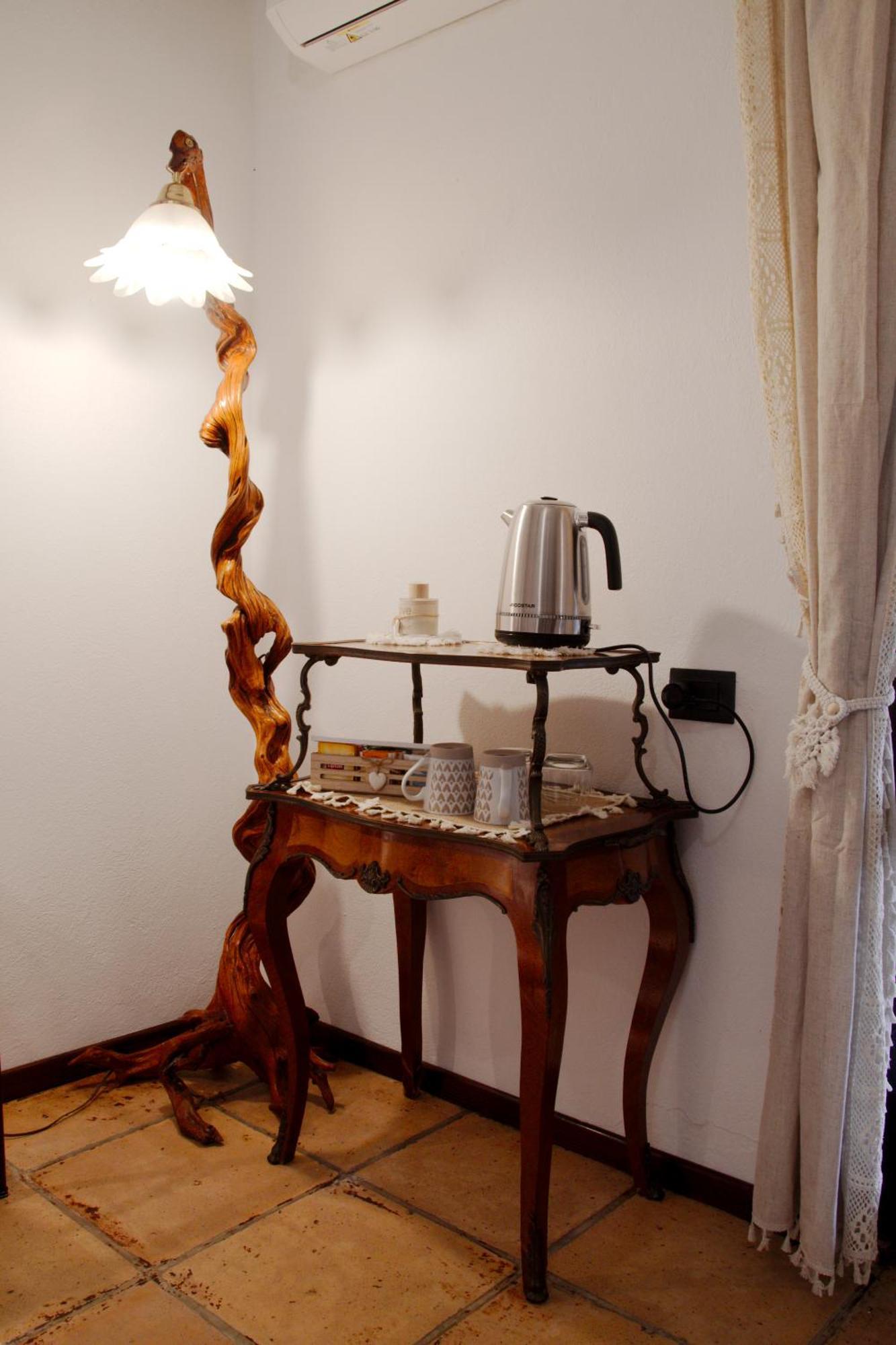 Domuseo Bed and Breakfast Quartucciu Eksteriør billede